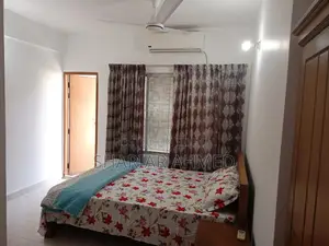 গুলশানে ফার্নিশড ৩ বেড-২১০০ বর্গফুটের ফ্ল্যাট ভাড়ার জন্য