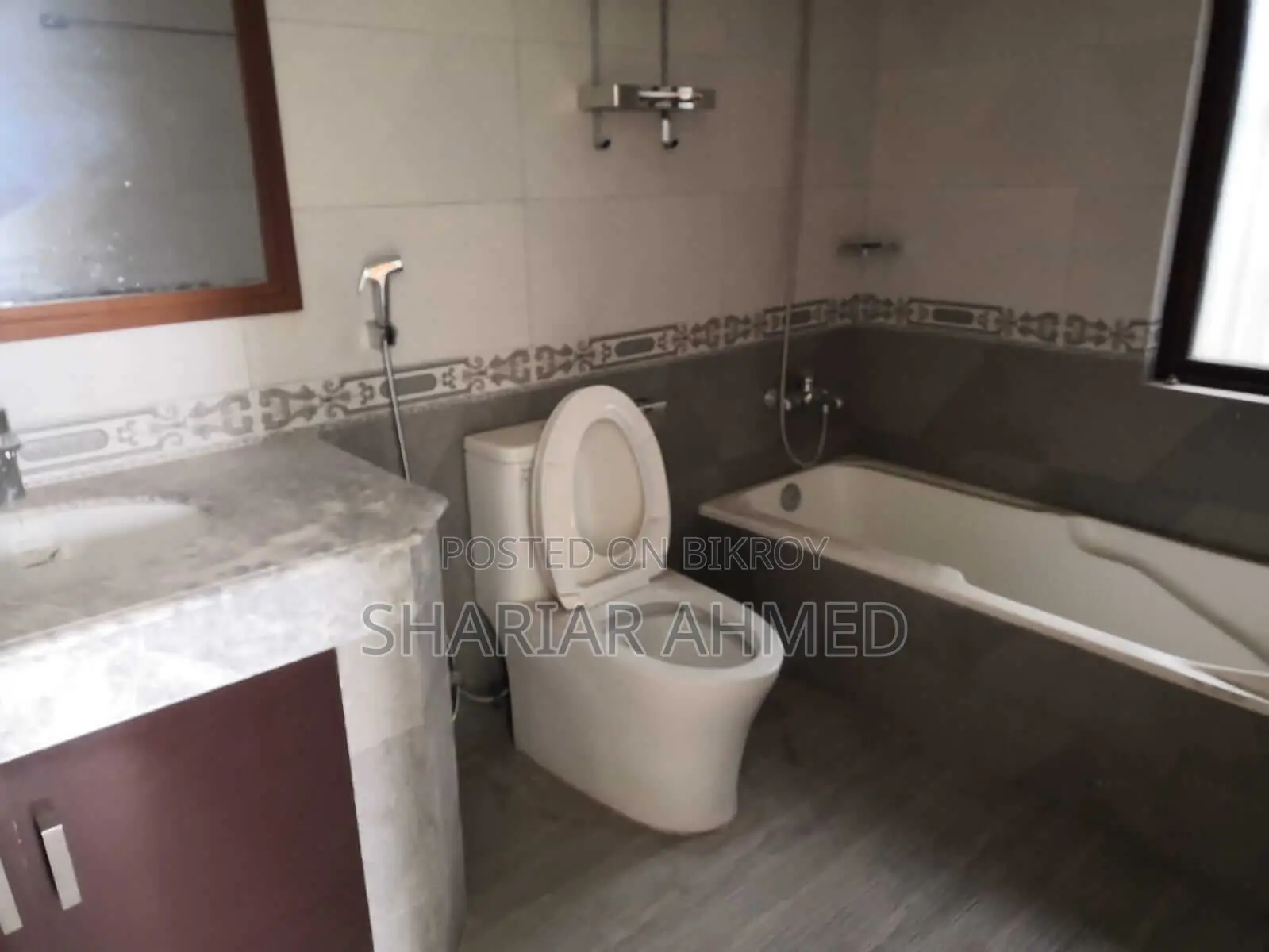 Gulshan(2) Full Furnished Flat For Rent (2600SqFt-3Bed)