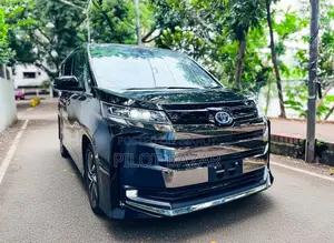 Toyota Noah S-Z 2023