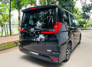 Toyota Noah S-Z 2023