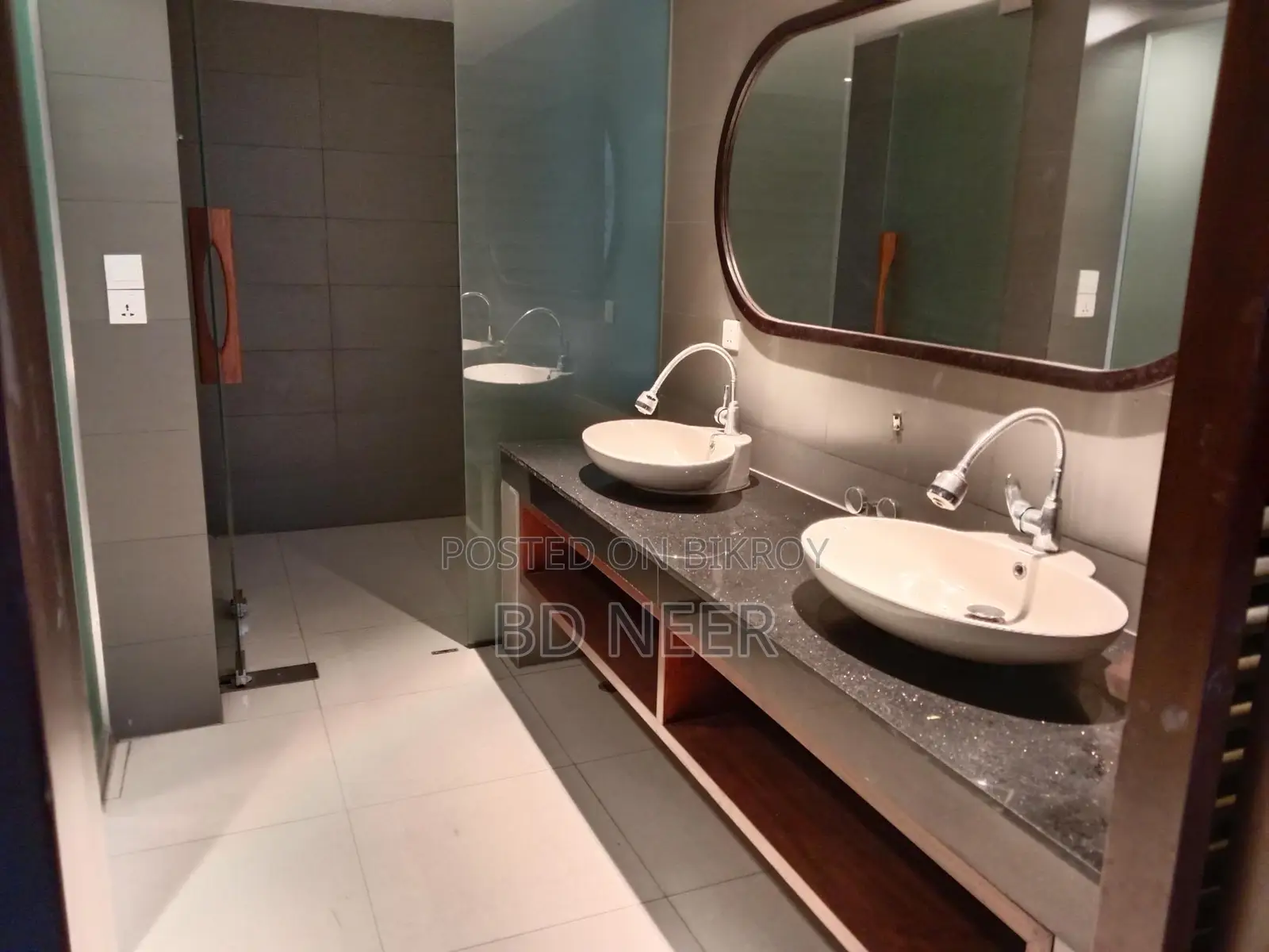 Indipendent triplex 9000 sft house rent in Gulshan 2