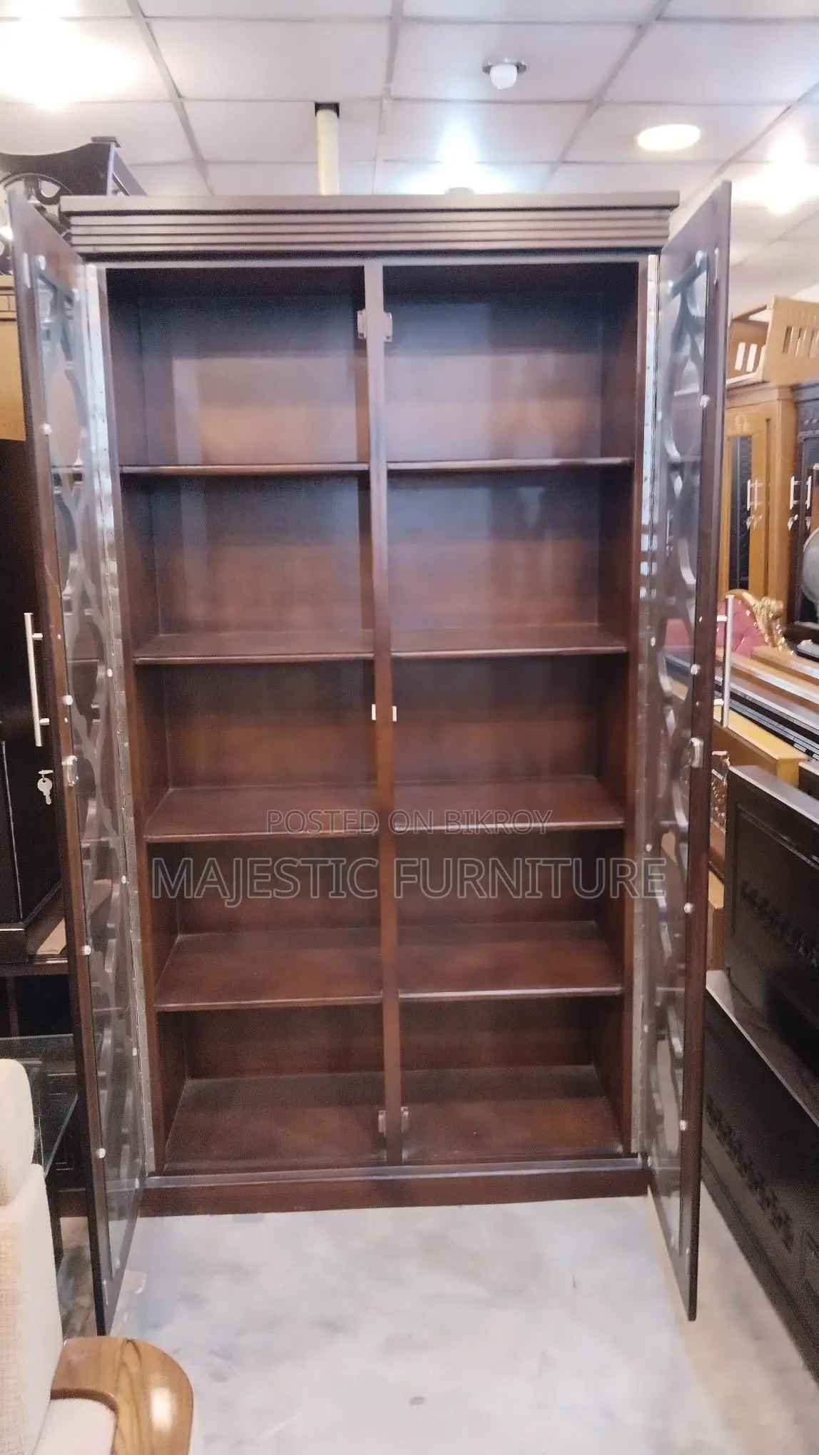 NEW SHOWCASE 5 FEET. M # 667