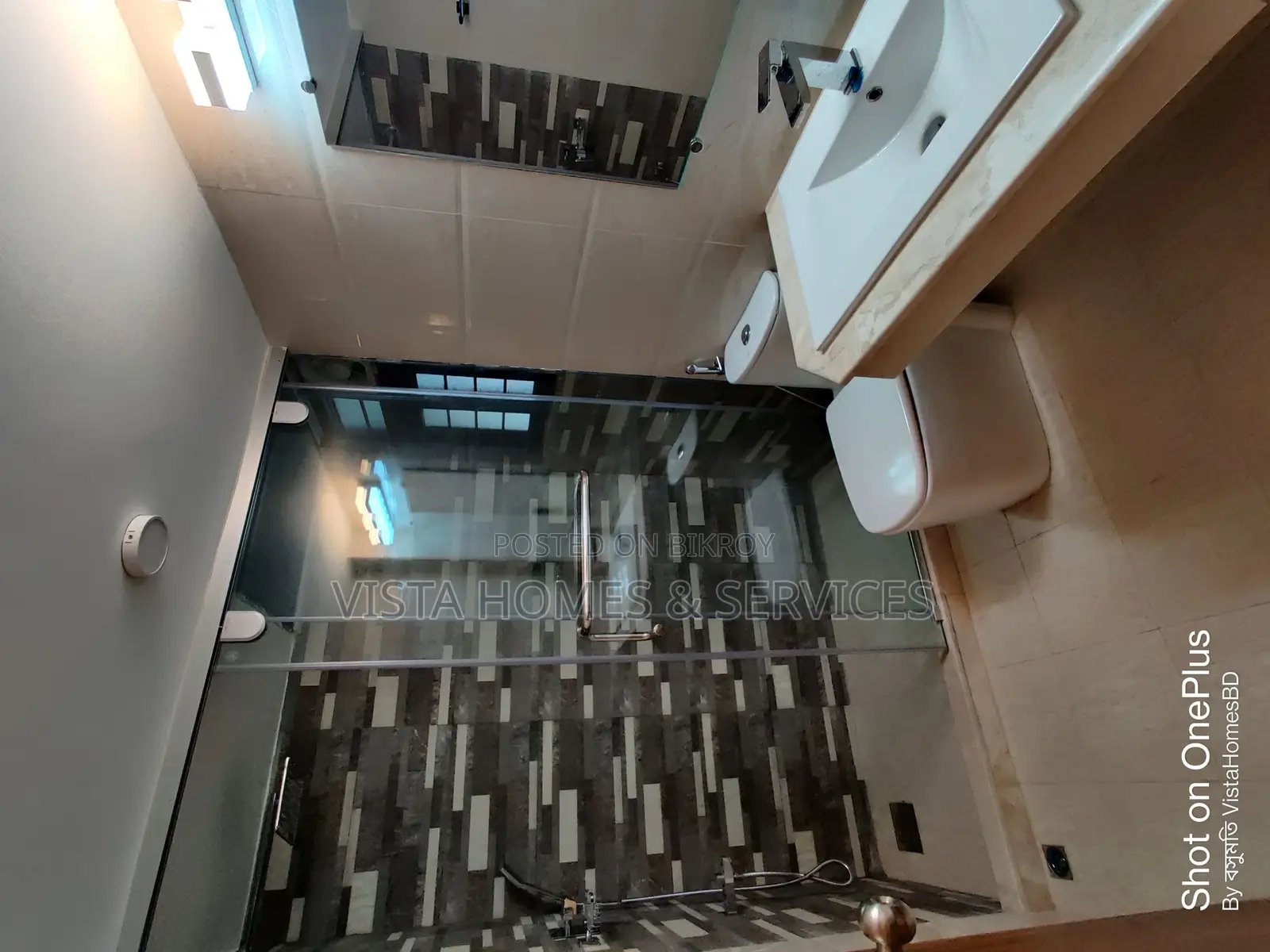 Furnished 3bdrm Apartment in Assurance Lake, Gulshan for Rent