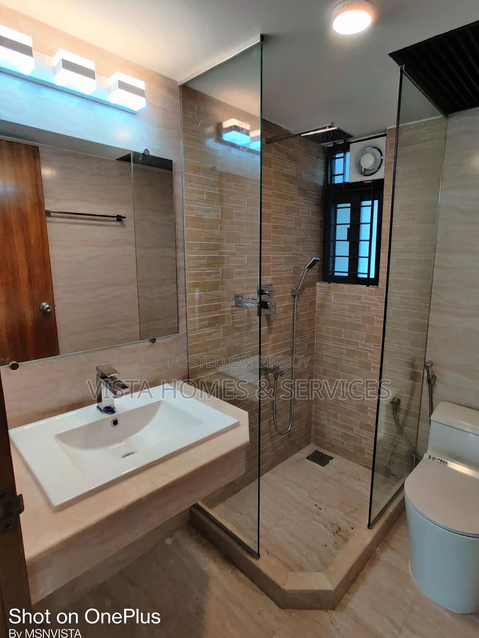 Furnished 3bdrm Apartment in Assurance Lake, Gulshan for Rent