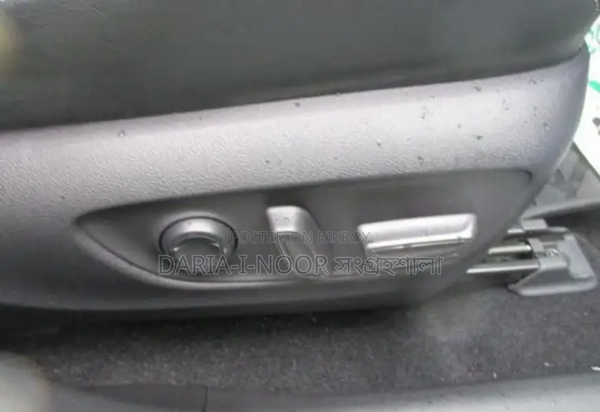 Toyota RAV4 G - 4WD BodyKit 2019
