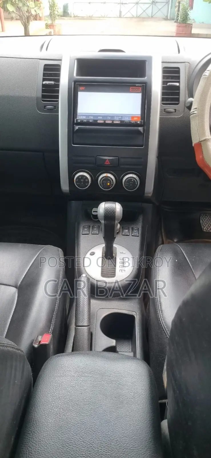 নিসান এক্স-ট্রেইল এক্সটিটি লেদার পুশ ২০১২