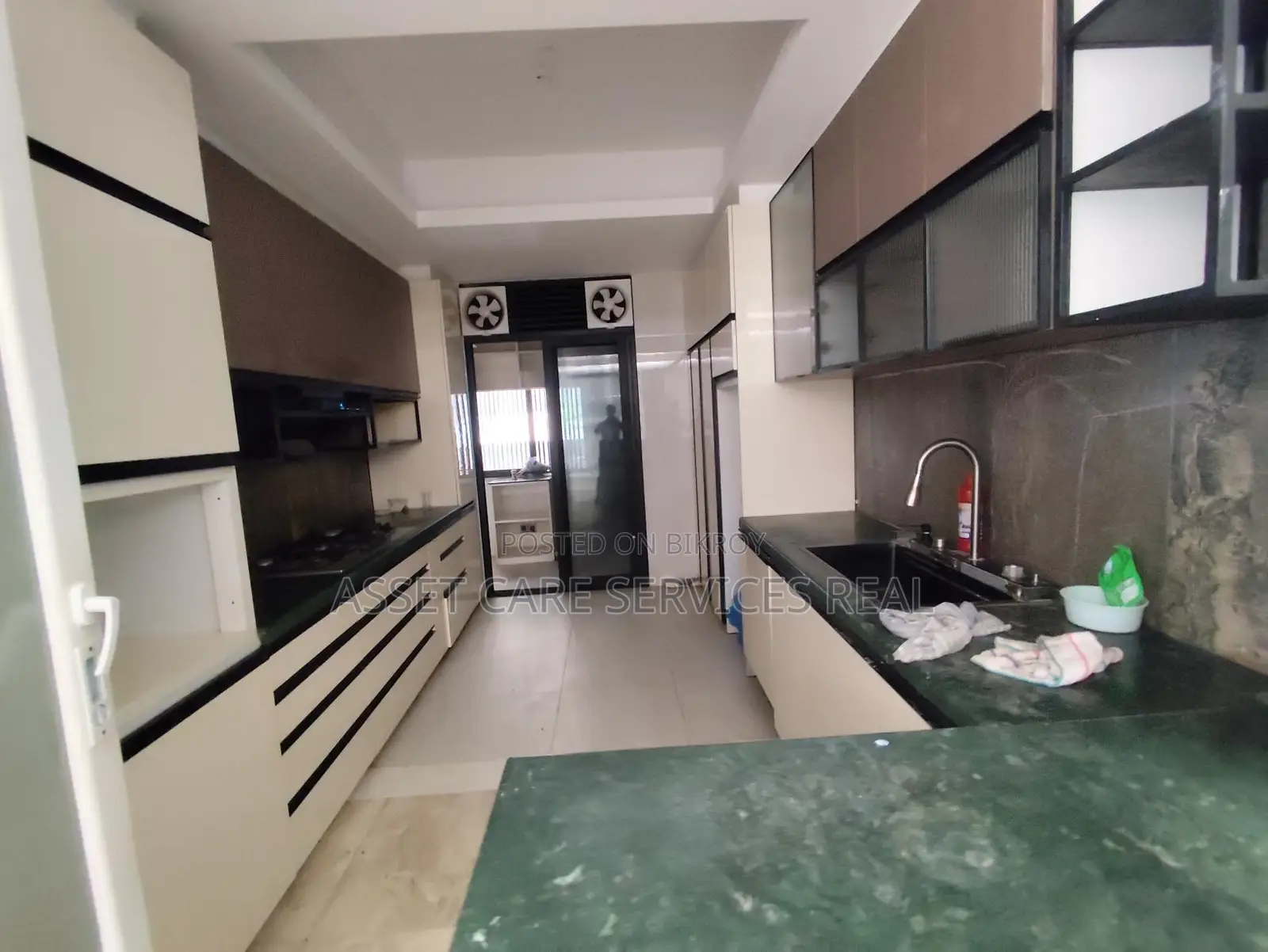 Gorgeous Decoration Gym-Pool Facilities 4Bed Luxury Apartment Rent