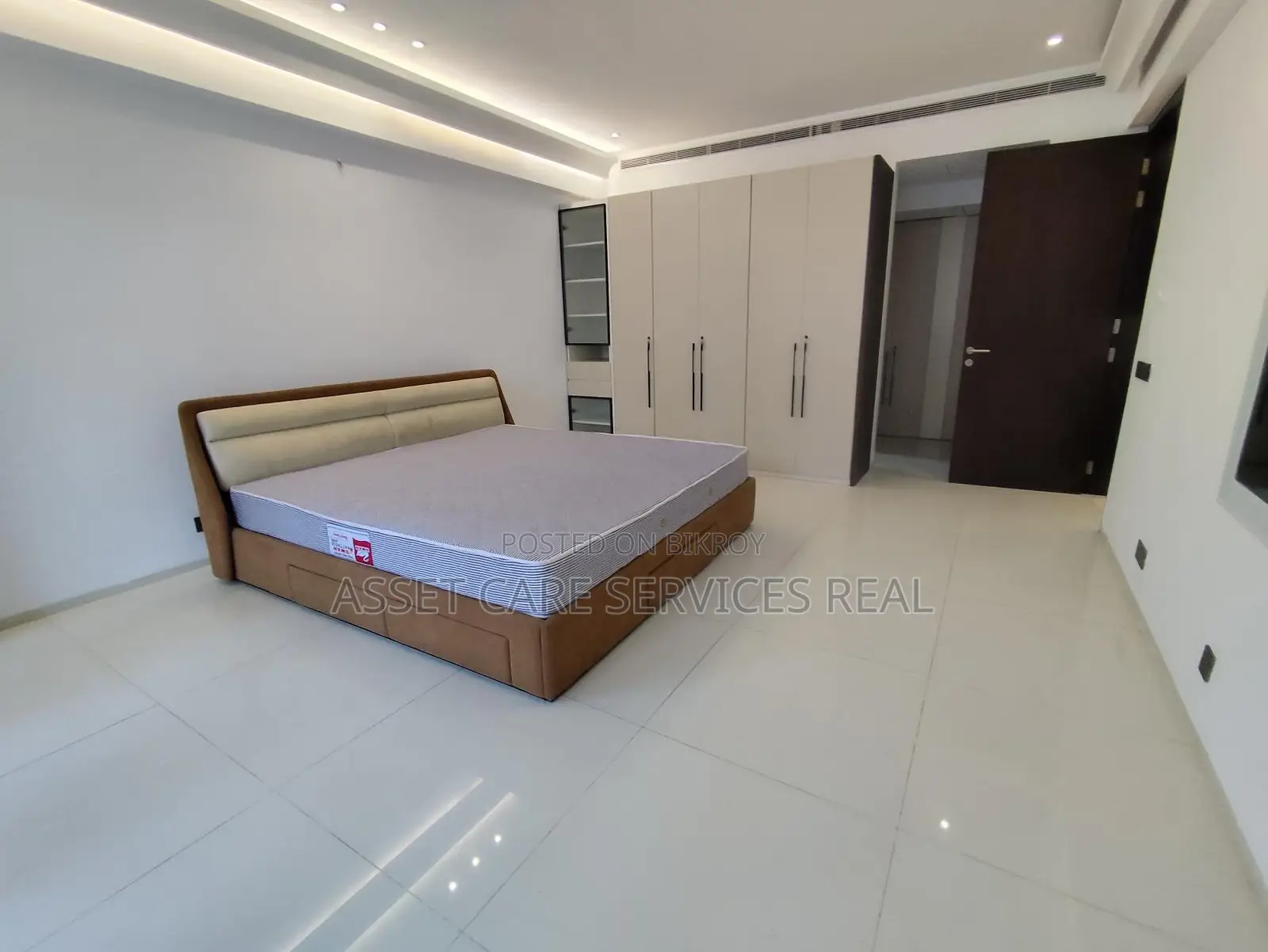 Gorgeous Decoration Gym-Pool Facilities 4Bed Luxury Apartment Rent
