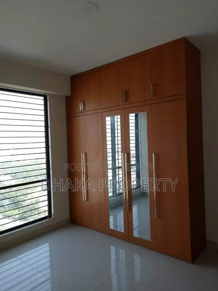 Luxurious 2700-Sqft 3-Bedrooms Apartment Rent At North Gulshan