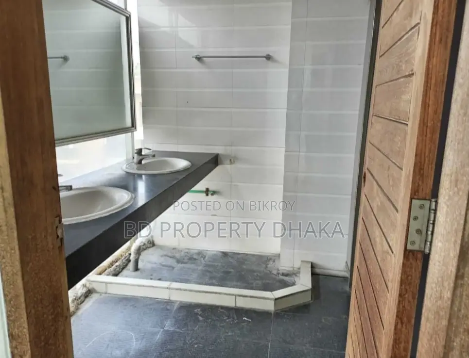 6700 Sqft Nice Open Commercial Space Rent In Gulshan