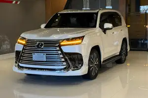 Lexus LX 600 Ultra Luxury Lounge 2023