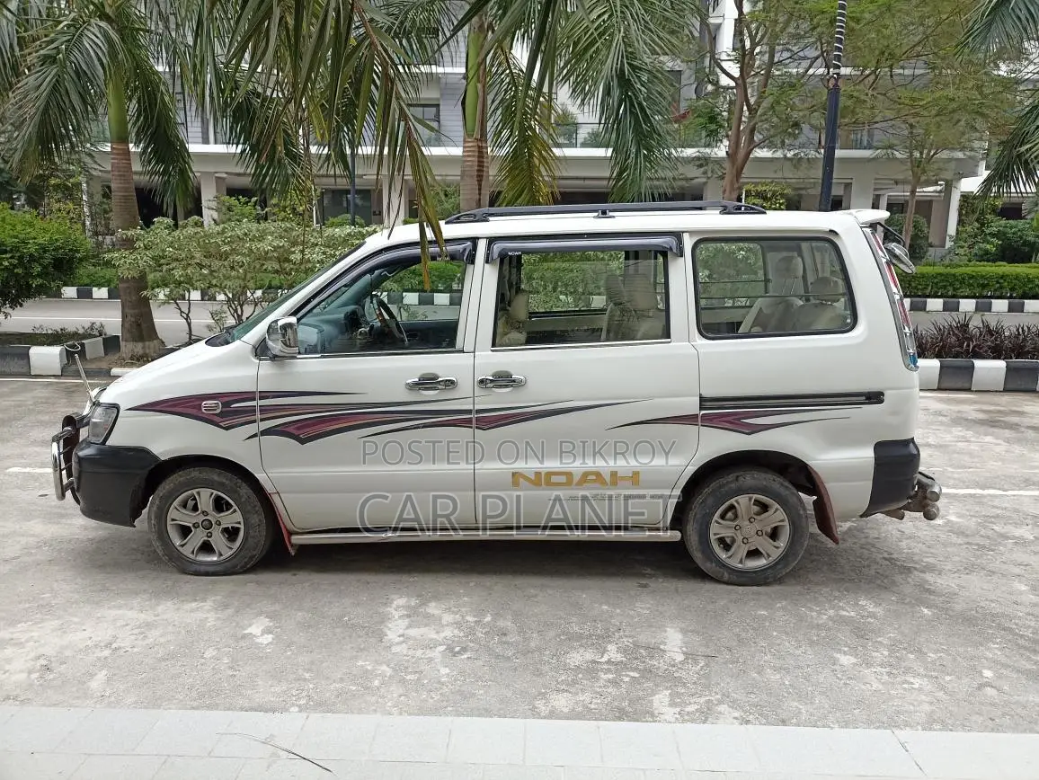 Toyota Noah KR42-GL 2006
