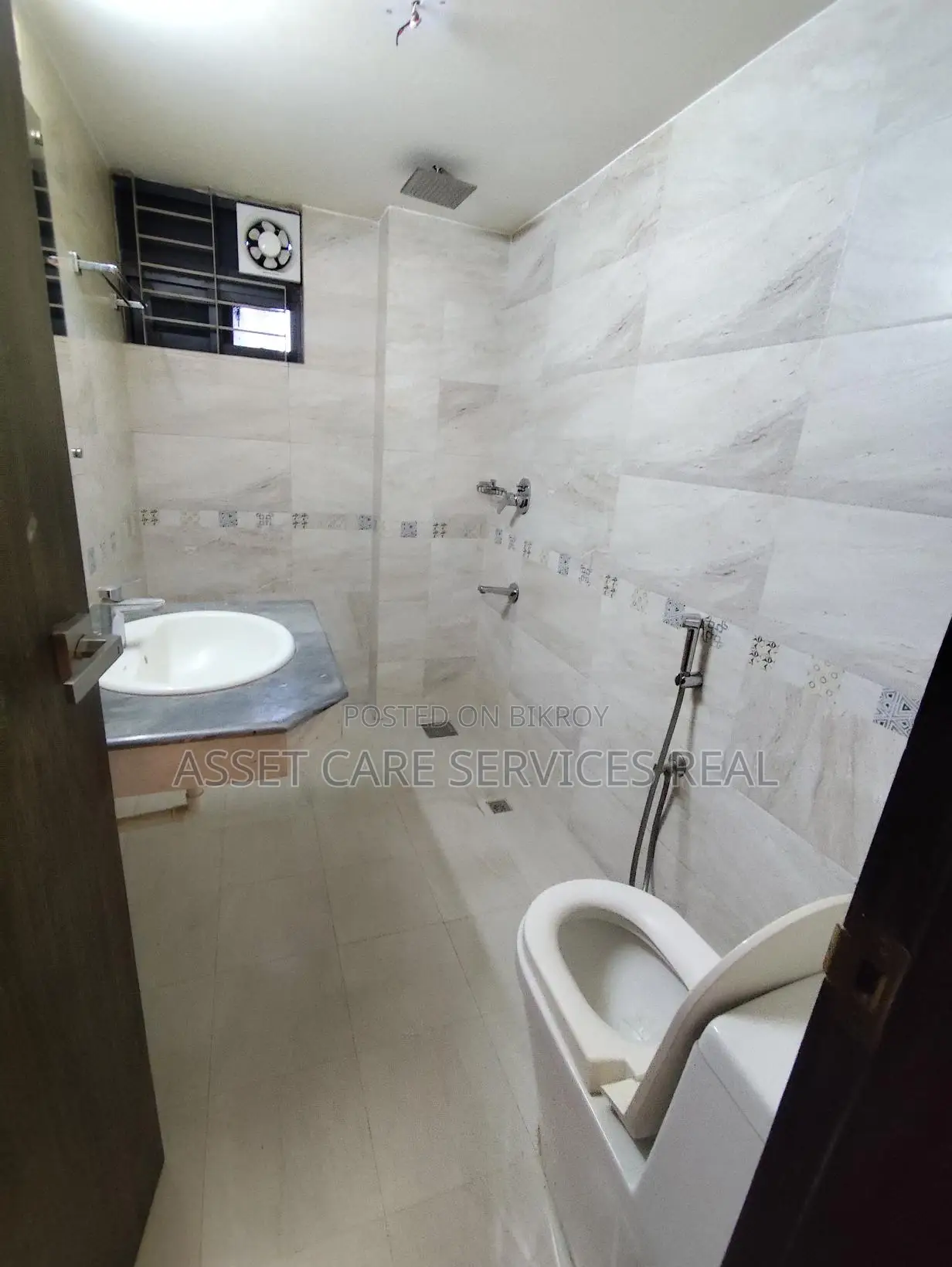 3Bed Semi-Furnished Beautiful Apartment Rent Baridhara Diplomatic Zone
