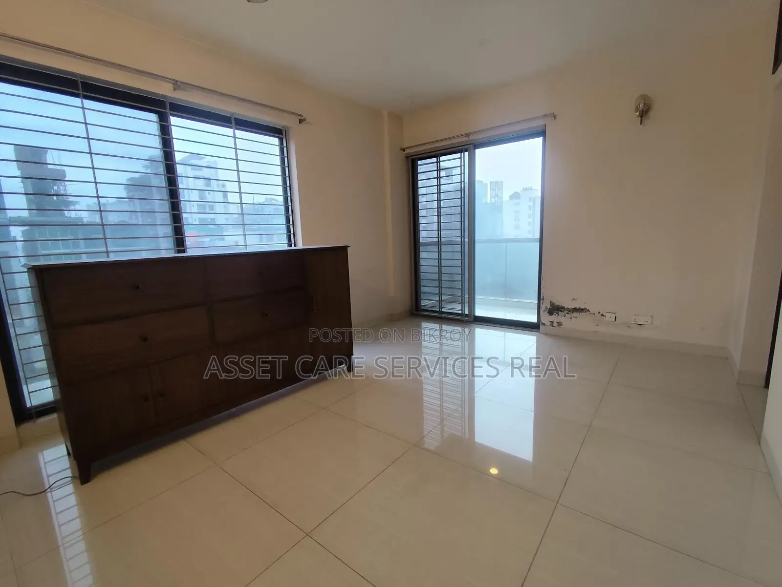 3Bed Semi-Furnished Beautiful Apartment Rent Baridhara Diplomatic Zone