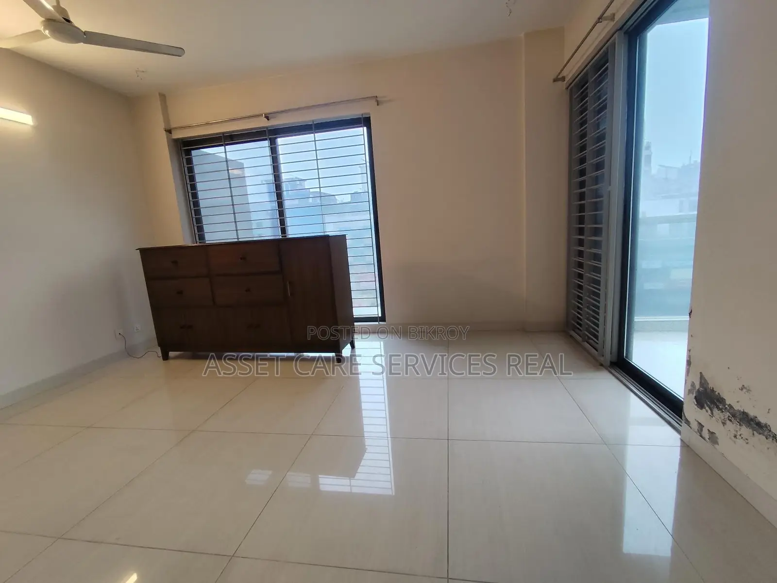 3Bed Semi-Furnished Beautiful Apartment Rent Baridhara Diplomatic Zone