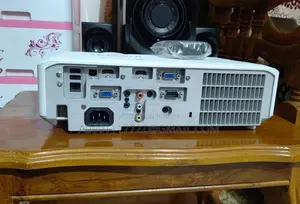 HITACHI CP-X3041WN