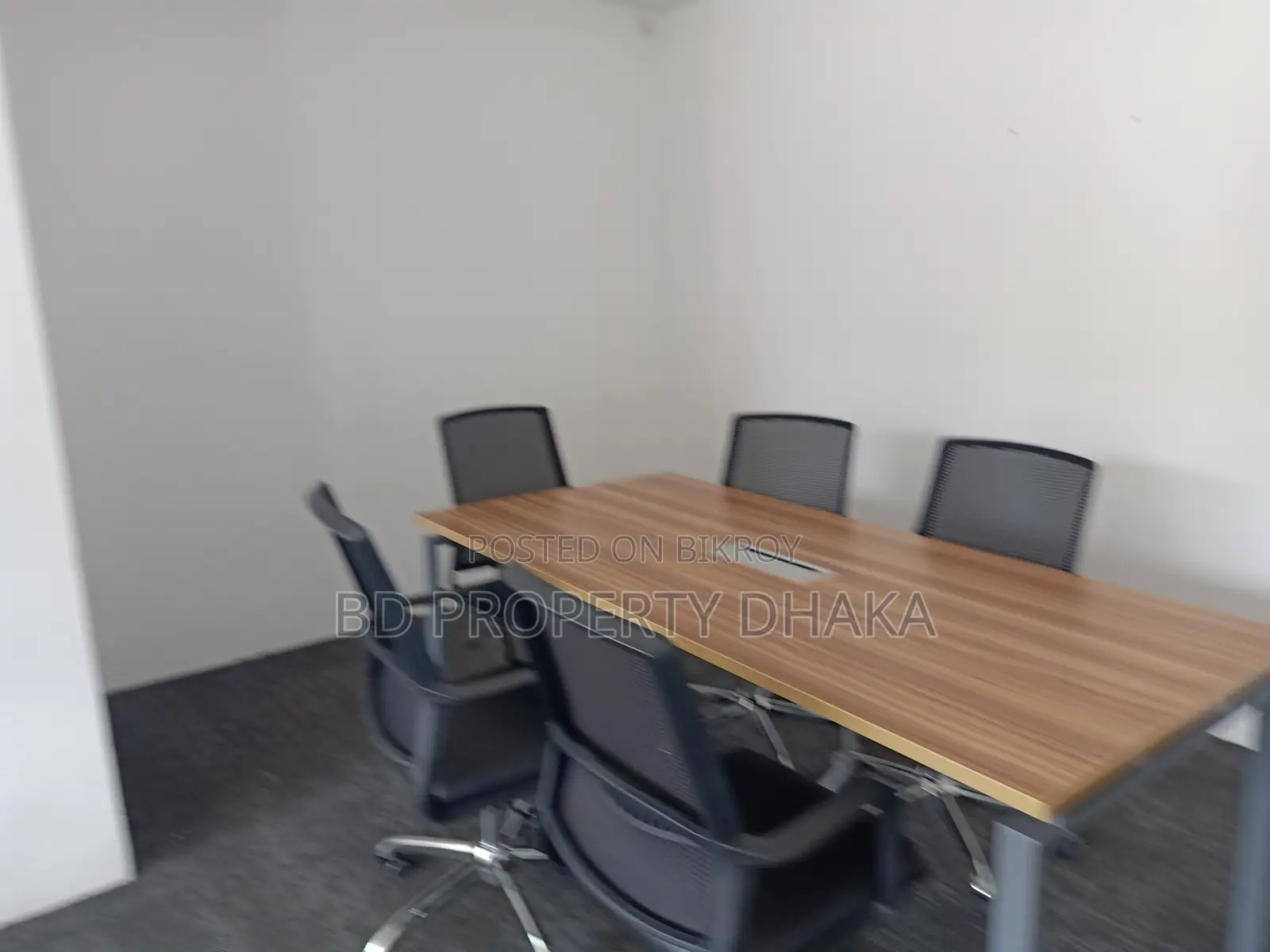 1400 Sqft Semi-furnished Commercial Space for Rent in Banani