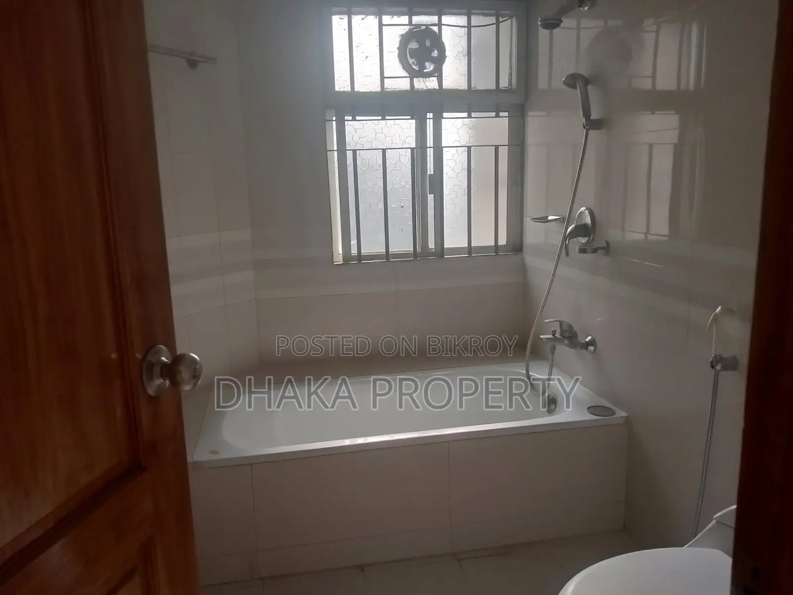 4-Bed-2- Car parking Nice Apartment Rent in Gulshan -1