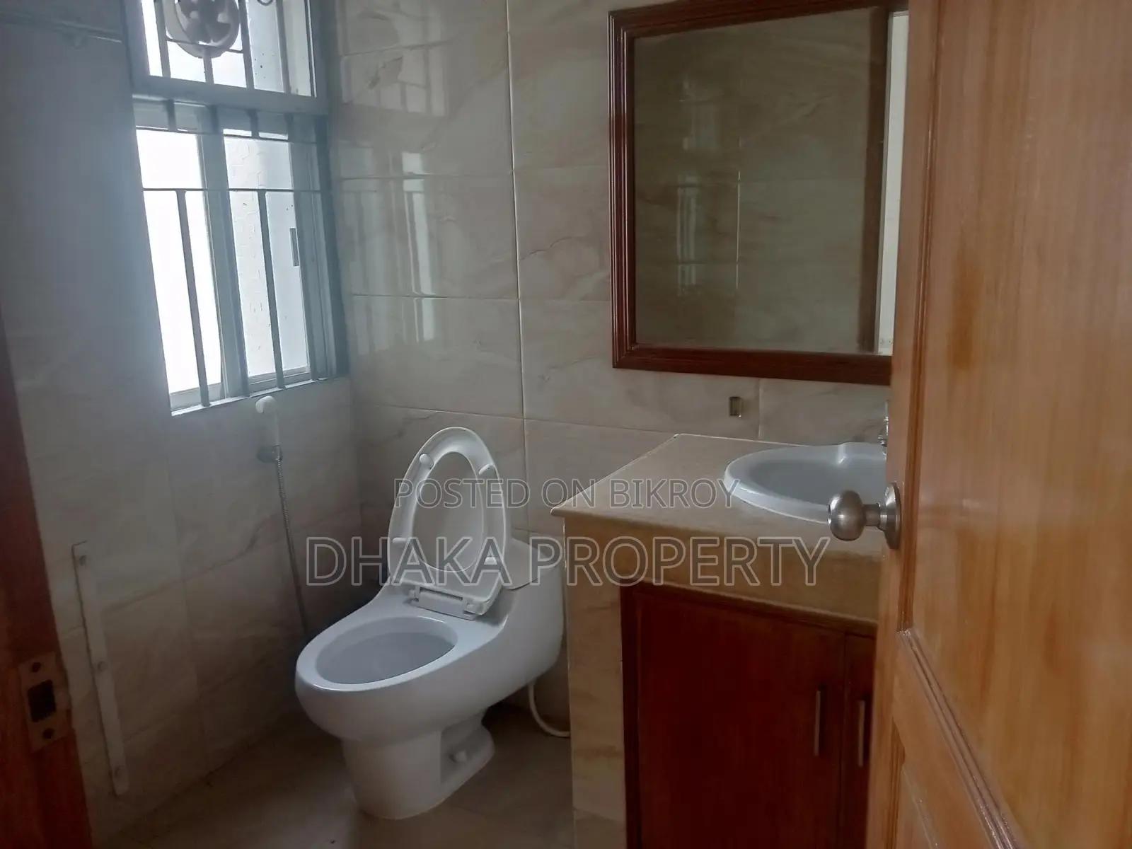 4-Bed-2- Car parking Nice Apartment Rent in Gulshan -1