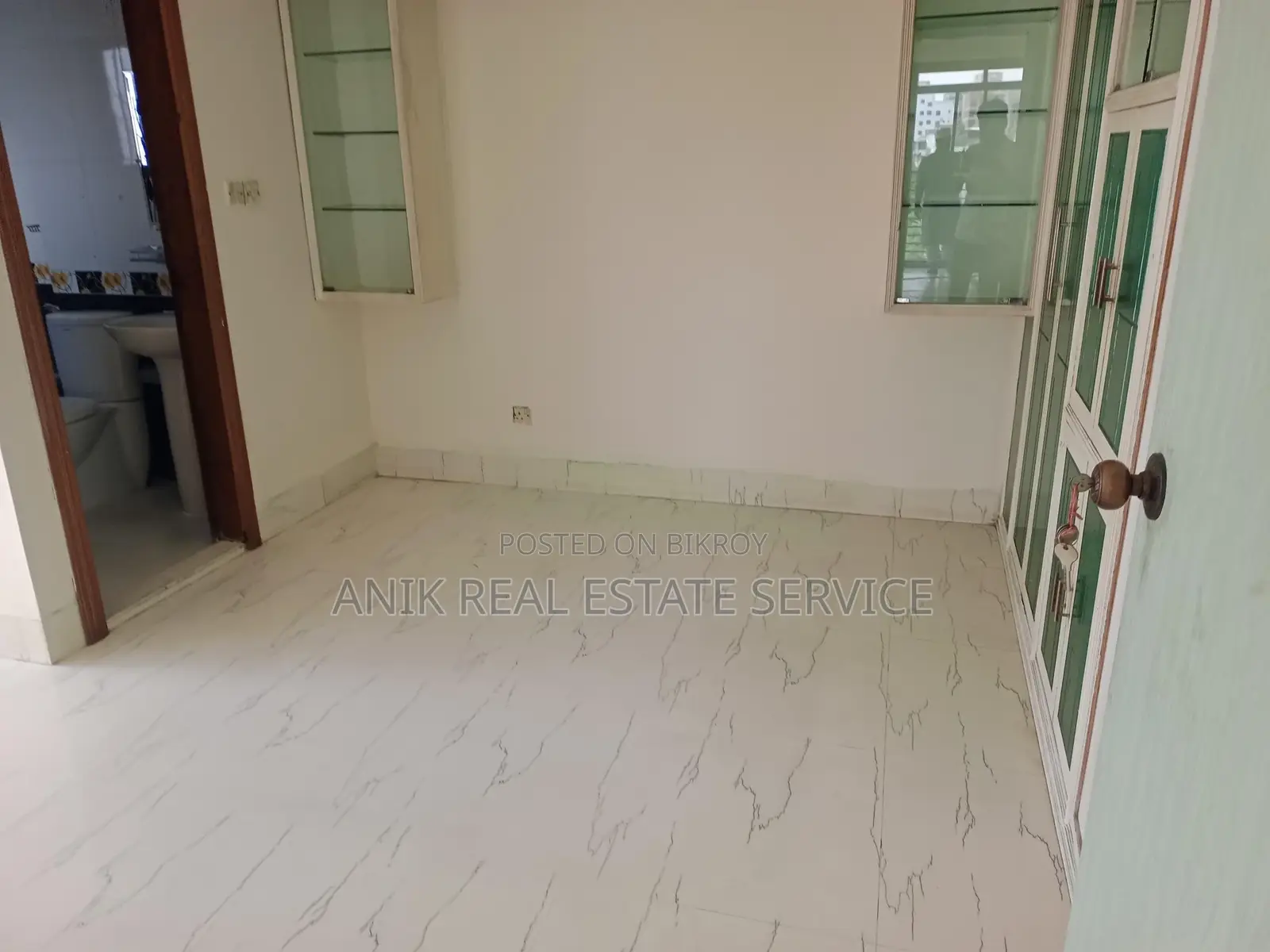 গুলশান ১-এ ভালো মানের ৪ বেডরুমের আনফার্নিশড ফ্ল্যাট ভাড়া