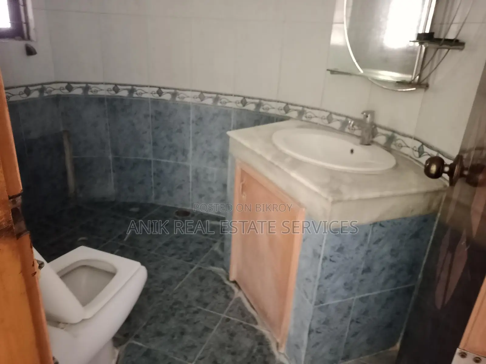গুলশান ১-এ ভালো মানের ৪ বেডরুমের আনফার্নিশড ফ্ল্যাট ভাড়া