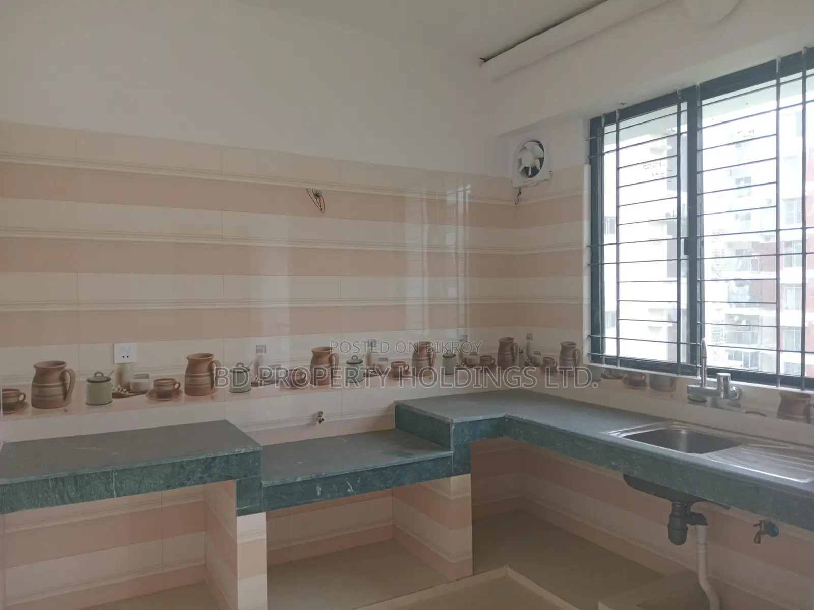 4bdrm Apartment in Basundhara for Rent