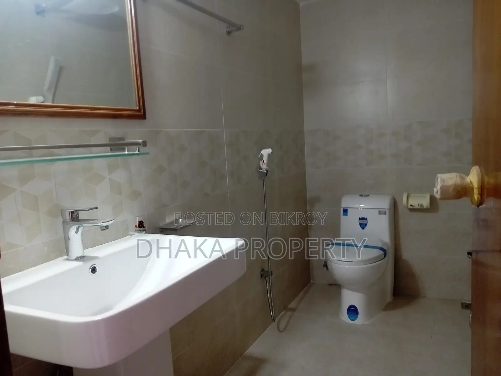 ২১৫০-বর্গফুট ৩-বেডরুমের সুন্দর অ্যাপার্টমেন্ট গুলশান-২ এ ভাড়া