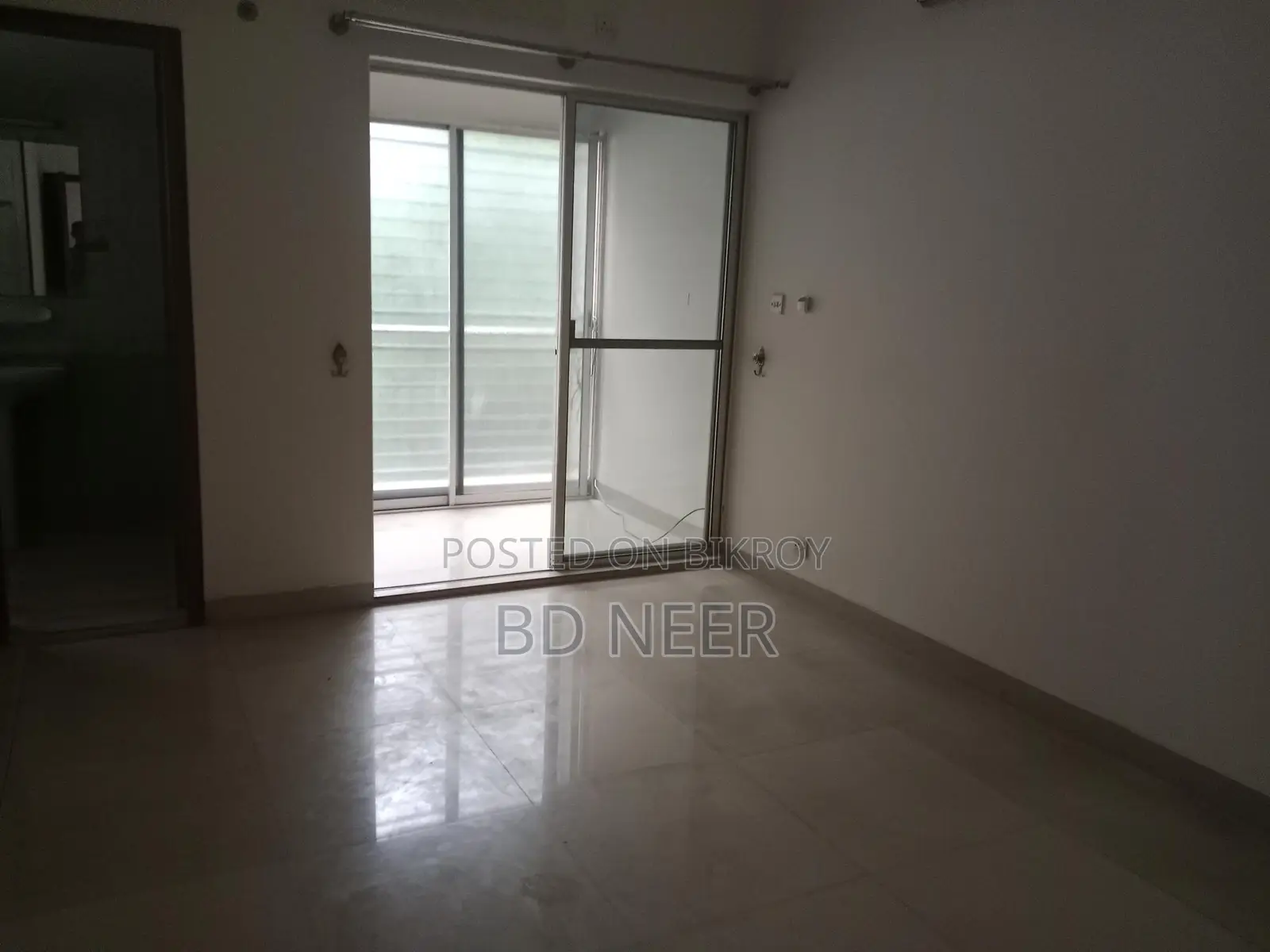 nice 2750 sft 4 Bed room apt available at banani