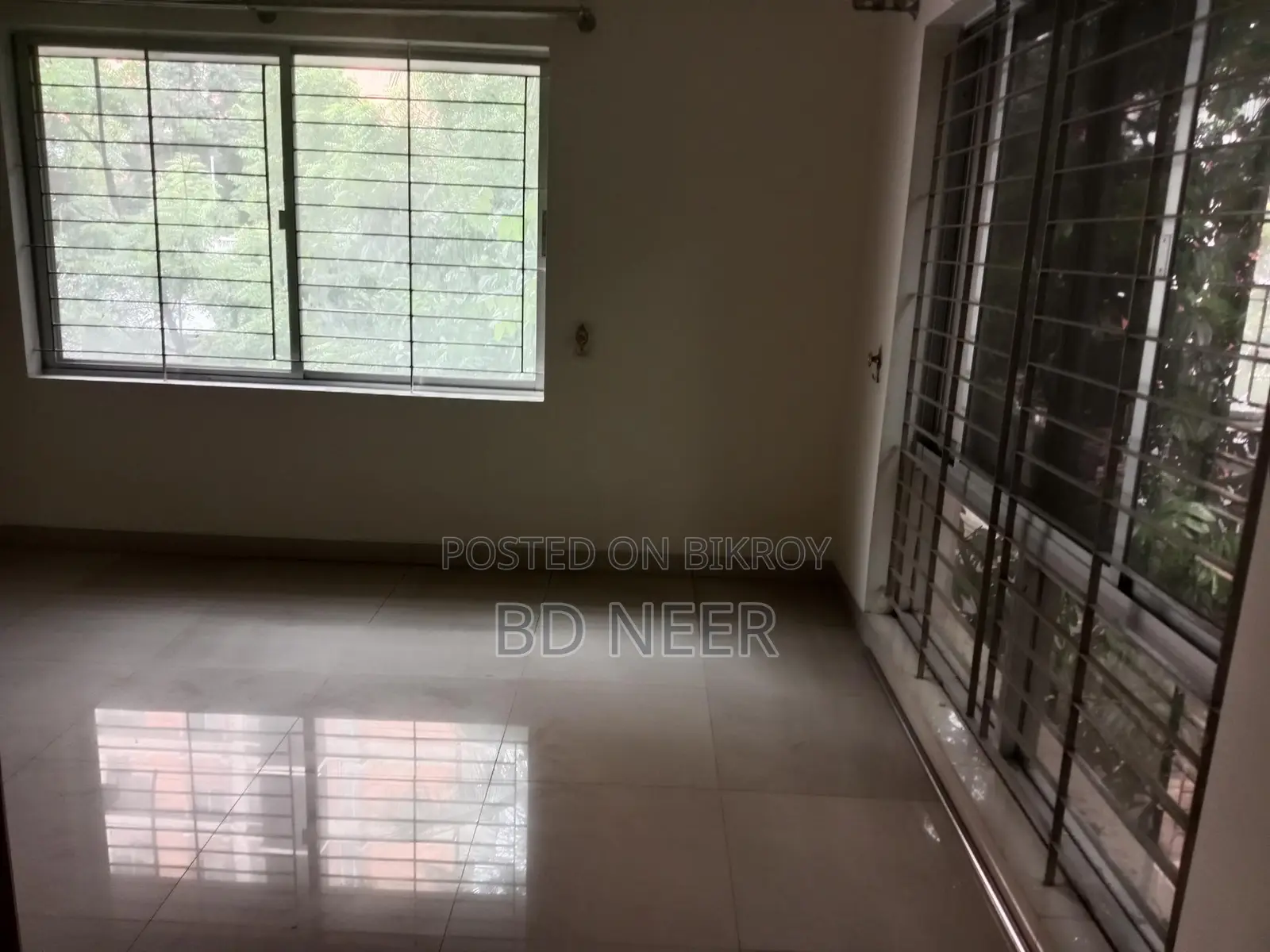 nice 2750 sft 4 Bed room apt available at banani