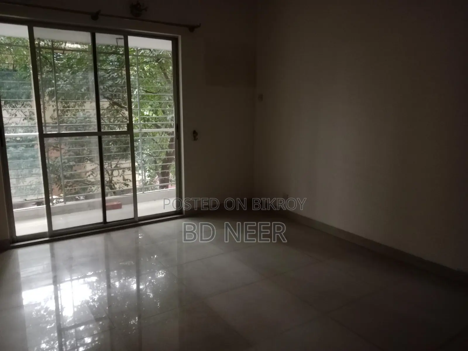 nice 2750 sft 4 Bed room apt available at banani