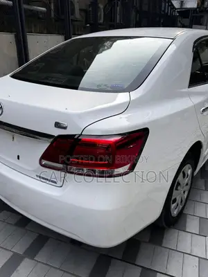 Toyota Premio F 2020