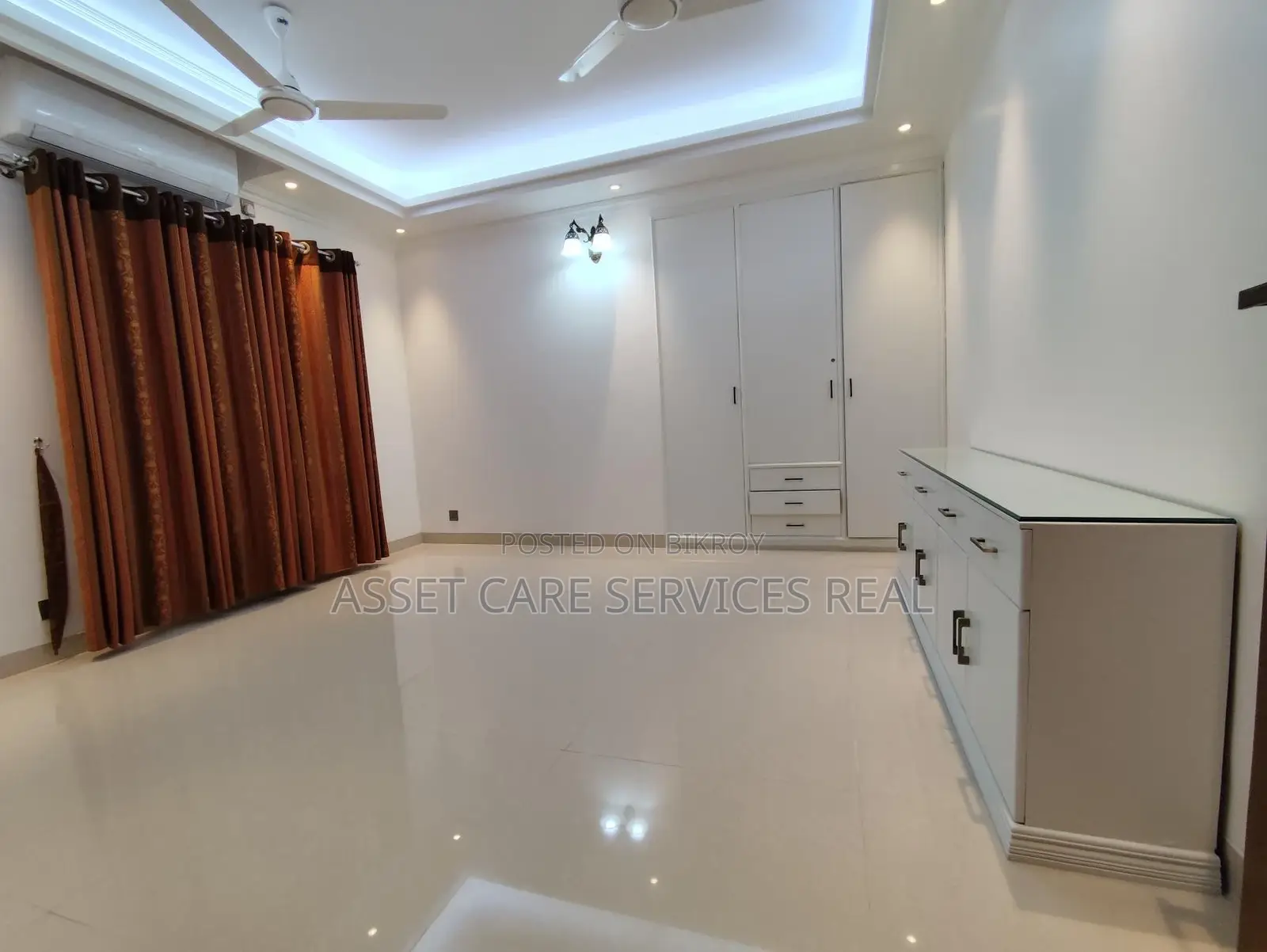 4Bed Luxurious Semi-Furnished Big Apartment Rent In Gulshan-2