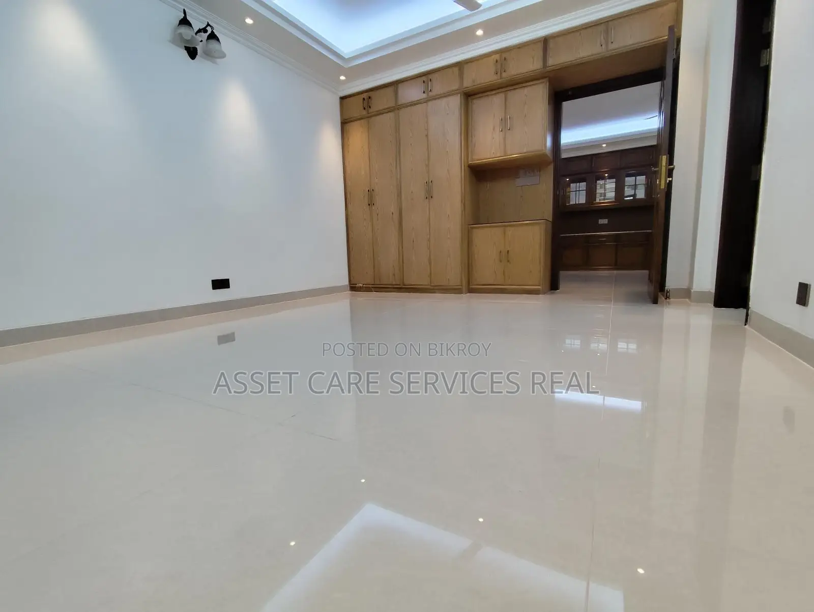 4Bed Luxurious Semi-Furnished Big Apartment Rent In Gulshan-2