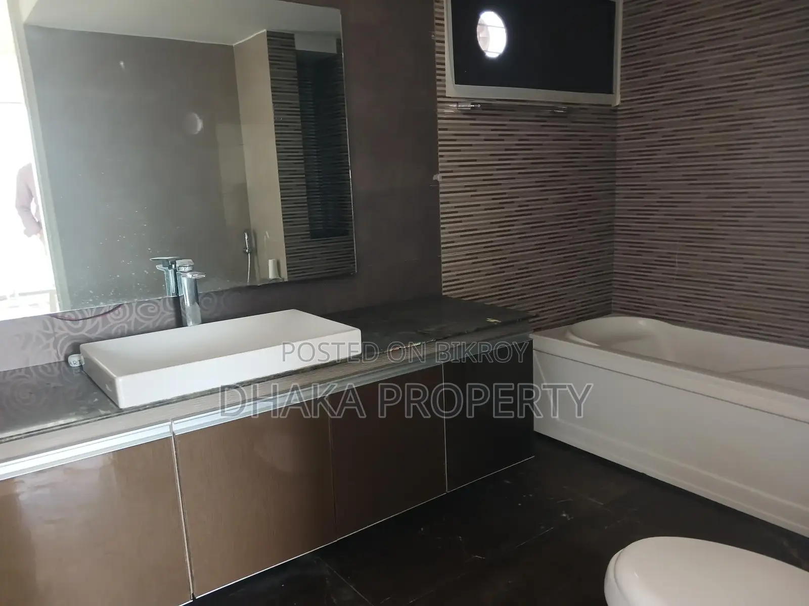 Full Furnish Luxury Apartment Rent At Gulshan Diplomatic Zone