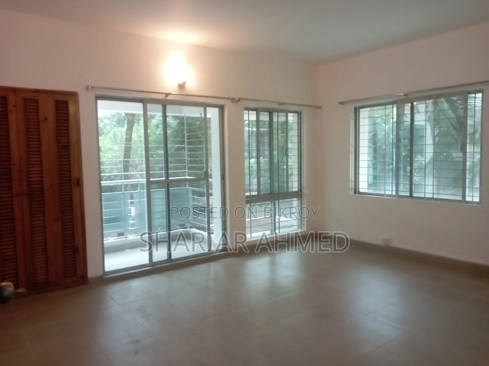 Unfurnished 3Bed-2300 SqFt Flat For Rent In Gulshan