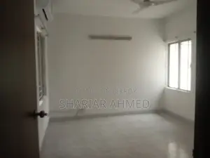 Unfurnished 3Bed-2300 SqFt Flat For Rent In Gulshan
