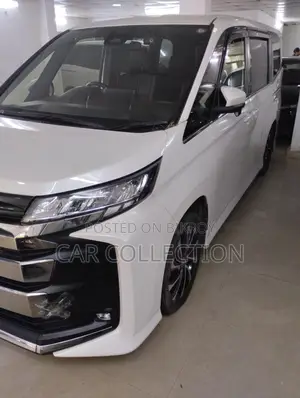 Toyota Noah SZ 2022