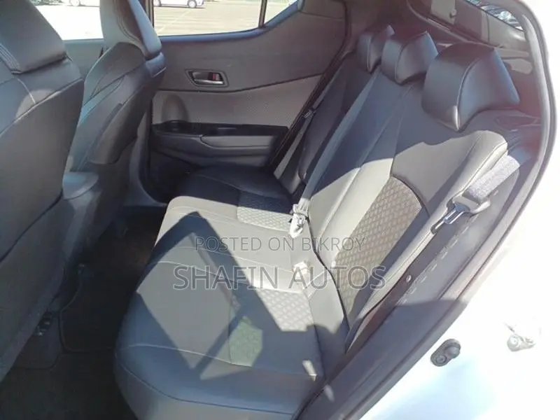 Toyota C-HR G-LED, SHOWROOM READY 2020