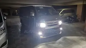 Toyota Hiace SUPER GL MODELLISTA 2022