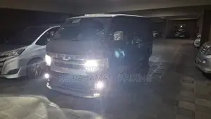 Toyota Hiace SUPER GL MODELLISTA 2022