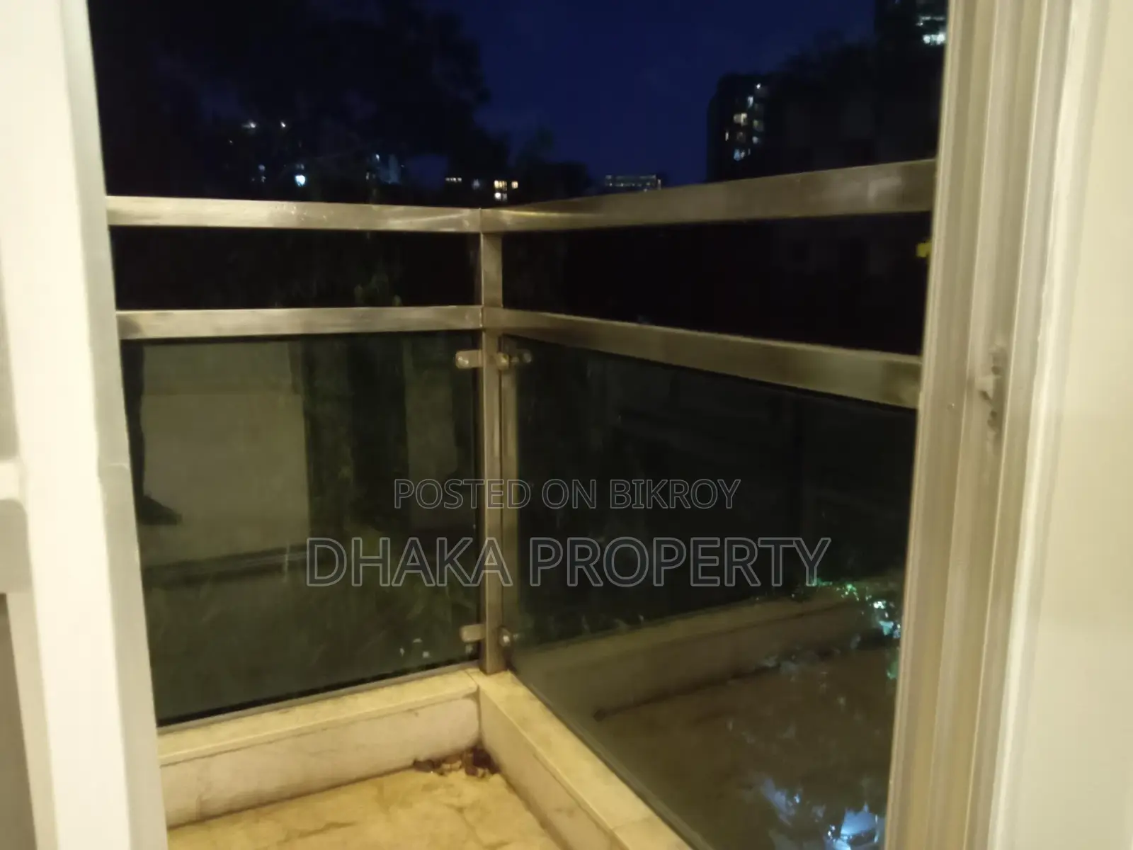 গুলশানে খুব সুন্দর (২৫০০ বর্গফুট) ৩ বেডরুমের অ্যাপার্টমেন্ট ভাড়া