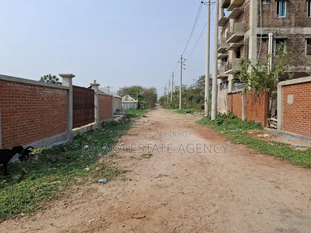 Corner 3 Katha Front Site Plot