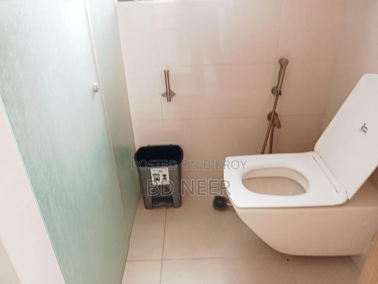 A comfortable Modern decorated 3 Bedroom Flat for Rent at Gulshan -2