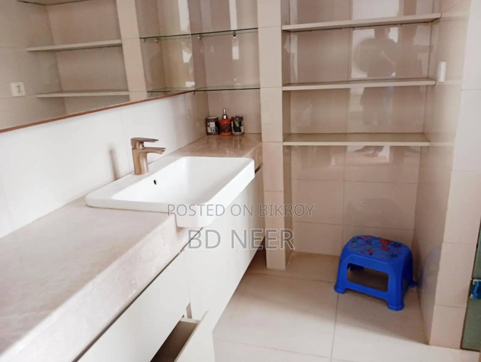 A comfortable Modern decorated 3 Bedroom Flat for Rent at Gulshan -2