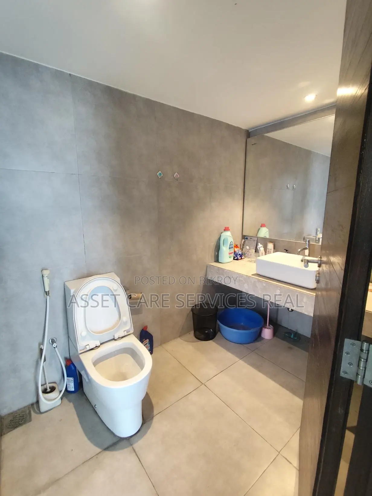Swimming Pool-Gym Facilities 3Bed Furnished 10th Floor Apartment Rent