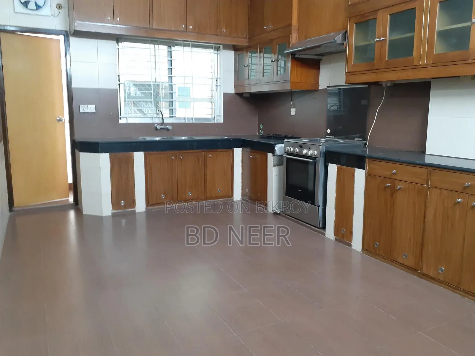 Semi Furnished 4 Bedroom Flat Rent in Gulshan-2