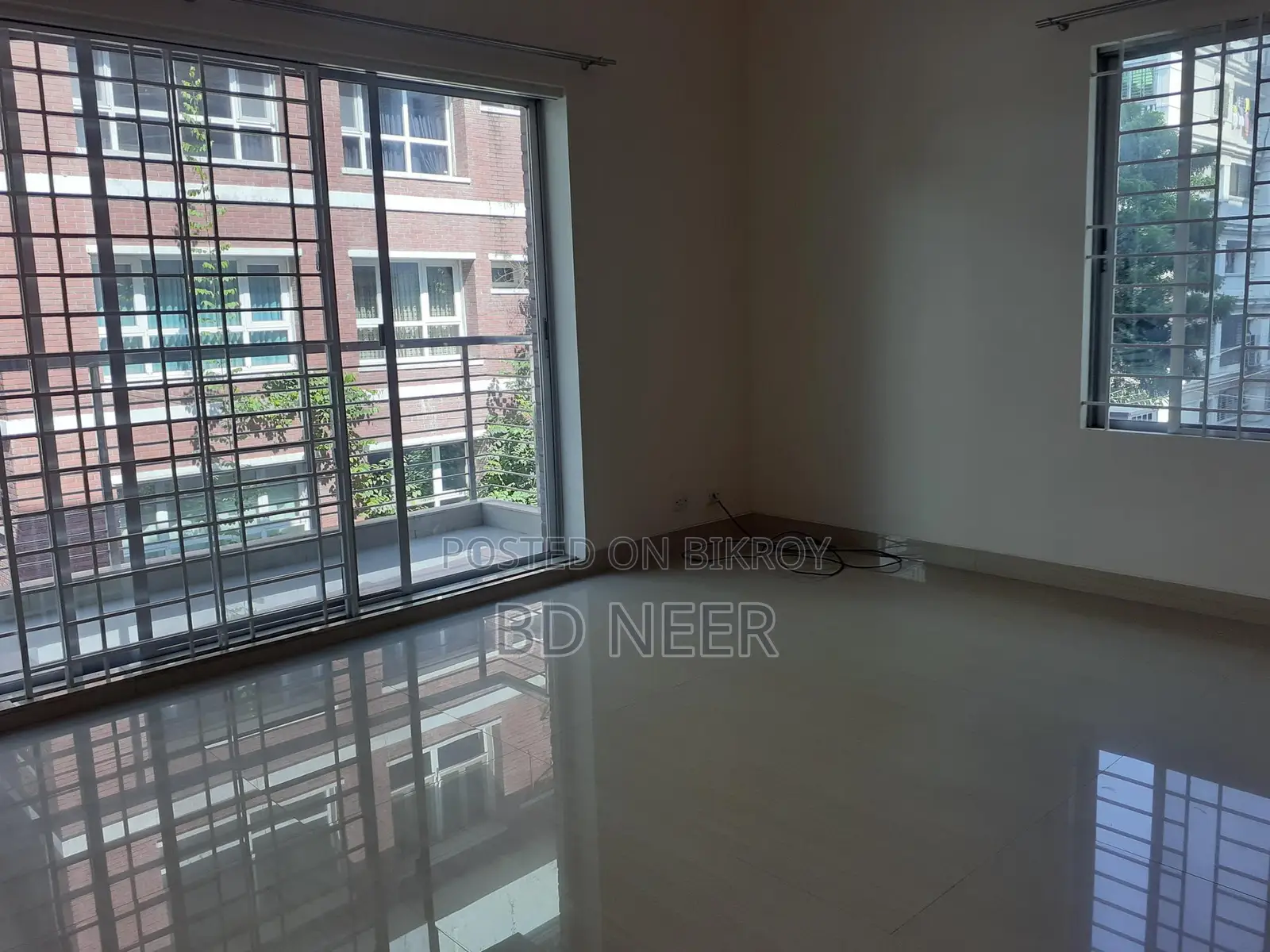 Semi Furnished 4 Bedroom Flat Rent in Gulshan-2