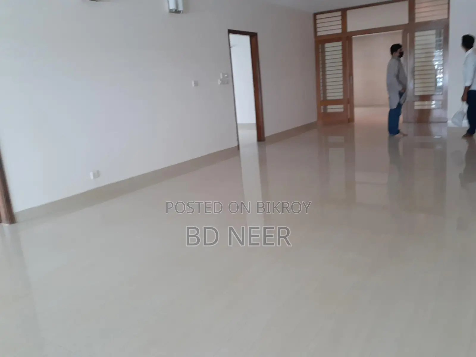 Semi Furnished 4 Bedroom Flat Rent in Gulshan-2