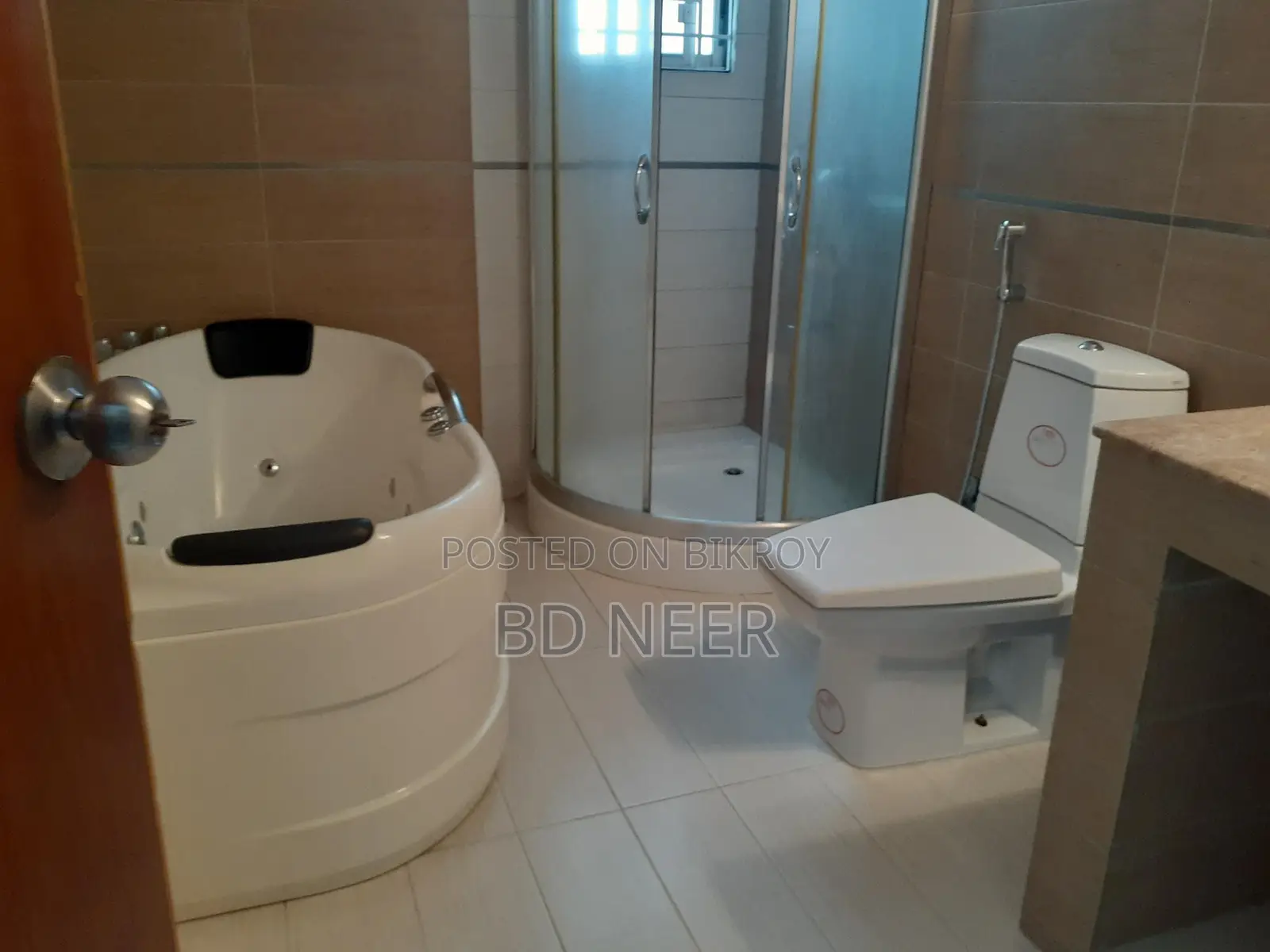 Semi Furnished 4 Bedroom Flat Rent in Gulshan-2