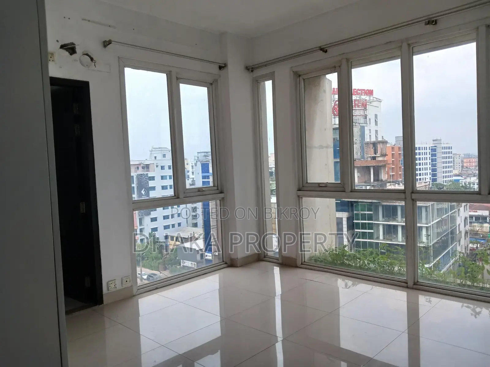 3Bedroom Sun Lighting Apt.Office come Residents possible-2300sft